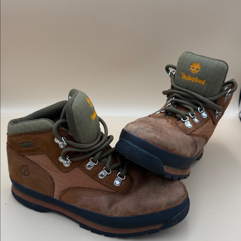 Timberland Brown Leather Hiking Boots with Olive Collar